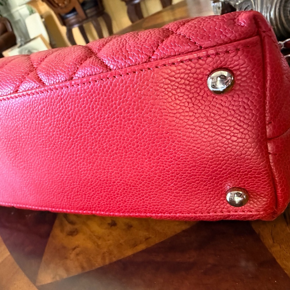 🌟Chanel🌟 Red Quilted Leather Shoulder Bag with Chain - Picture 5 of 9